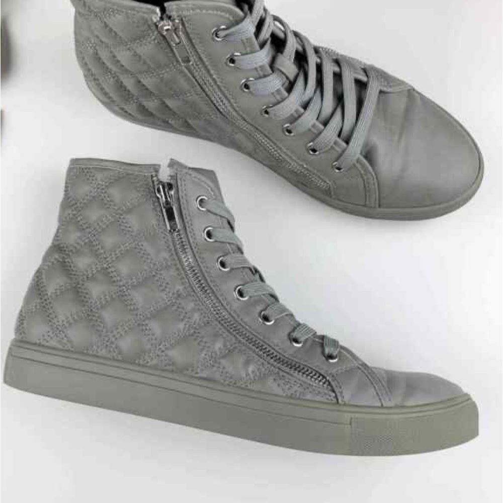 Steve Madden mens hightop sneakers​